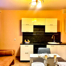 Kravc Grupp Ryadom s Tsentrom Otdykha i Razvlecheniy Flat, 斯特里兹涅沃 — 照片 4