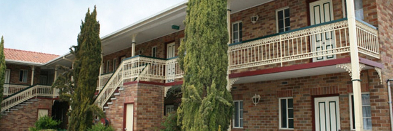 Grand Manor Motor Inn - Queanbeyan, 昆比安 — 照片 1