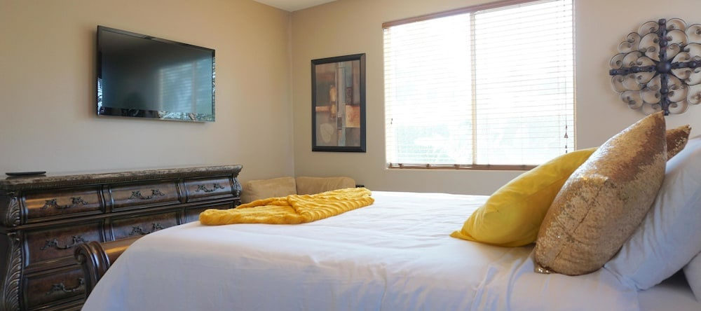 PS017 5 Bedroom Holiday home By Senstay, Indio — photo 1