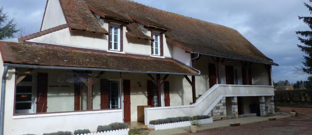 Gîte Saint-Pourçain-Sur-Sioule, 5 Pièces, 9 Personnes - Fr-1-489-60, Сен-Пурсен-Сюр-Сиуль — фото 1