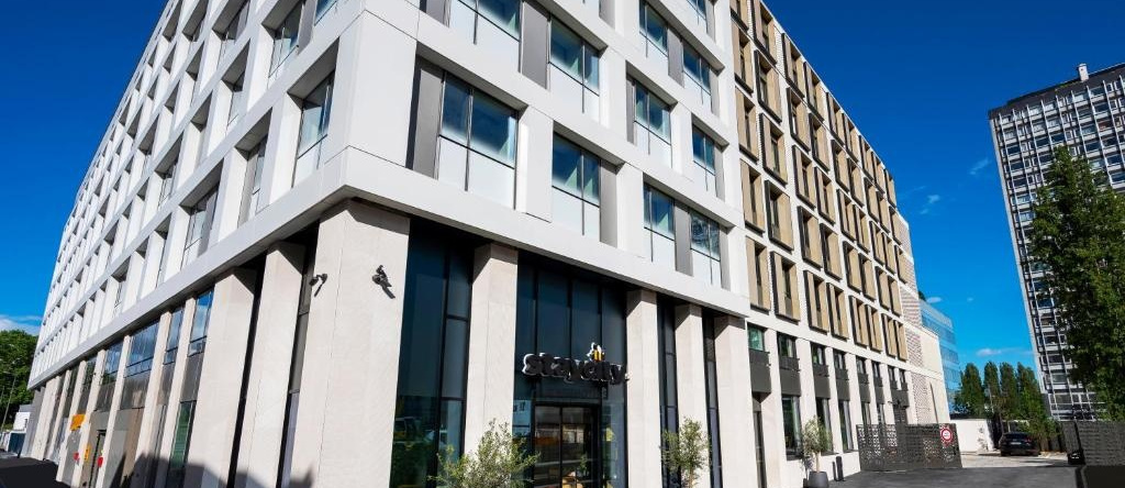 Staycity Aparthotels, Paris, La Défense, Курбевуа — фото 1