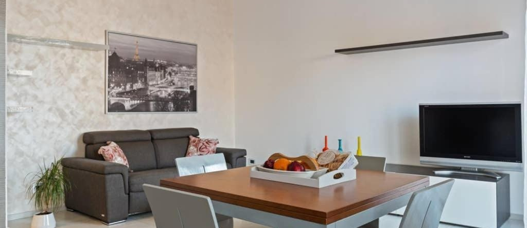 Modern and new apartment in Brianza, 维梅尔卡泰 — 照片 1