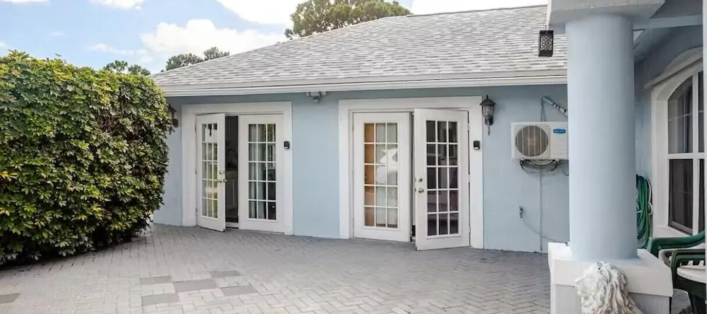 Room in Guest Room - Small Studio Apartment, Florida Ridge — photo 1