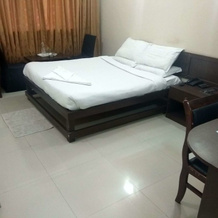 JK Rooms 108 Hotel Royal Regency, 布蒂博里 — 照片 4