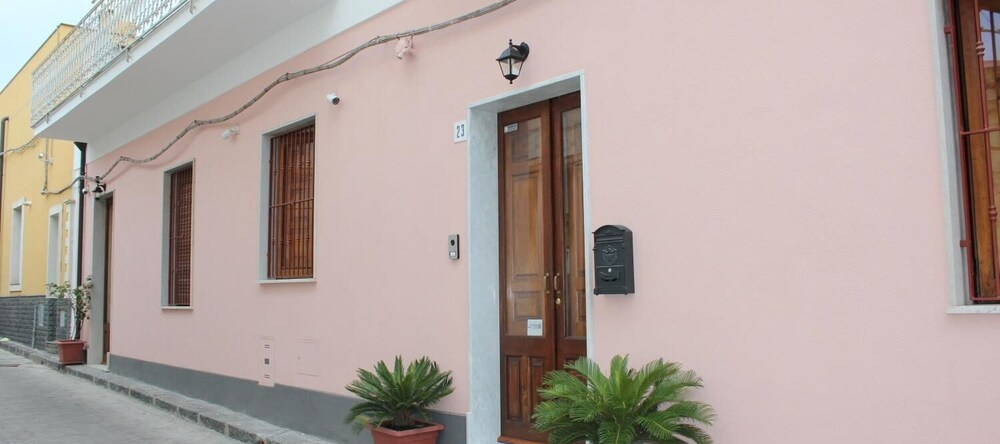B&B Le Pomelie dell'Etna, 里波斯托 — 照片 1