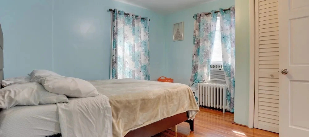 8 Mi To Metlife Stadium: Pet-Friendly Home W/ Yard, Тинек — фото 1