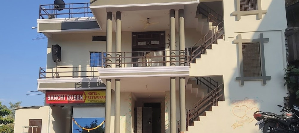 Hotel Sanchi Queen & Restaurant Sanchi, Санчи — фото 1
