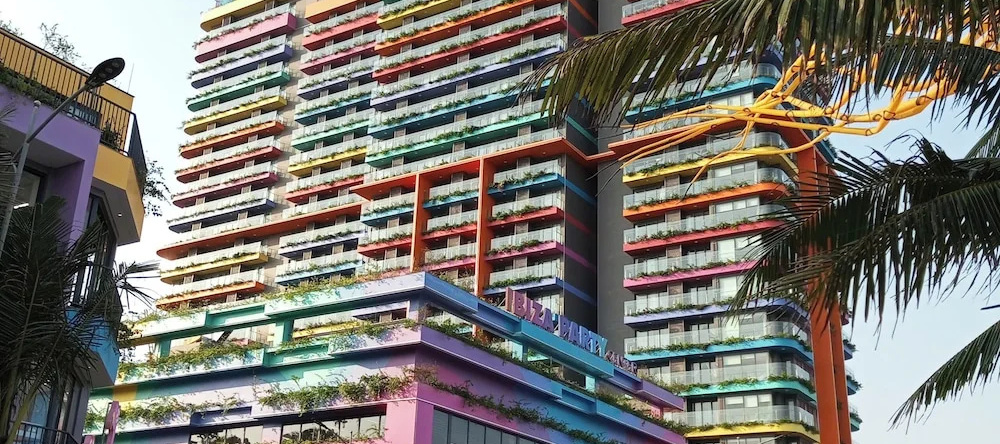 Flamingo Ibiza Party Resort, 黄化 — 照片 1