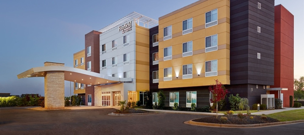 Fairfield Inn & Suites by Marriott Locust Grove I-75 South, 洛卡斯特格罗夫 — 照片 1