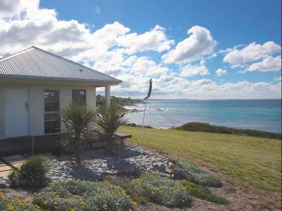 Saltwater - Absolute Oceanfront, Hot Tubs, Sauna, Fire Pits, Falmouth — photo 1