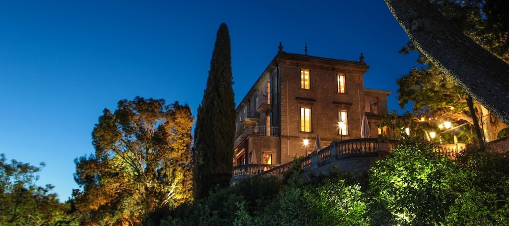Auberge De Noves, Noves — photo 1