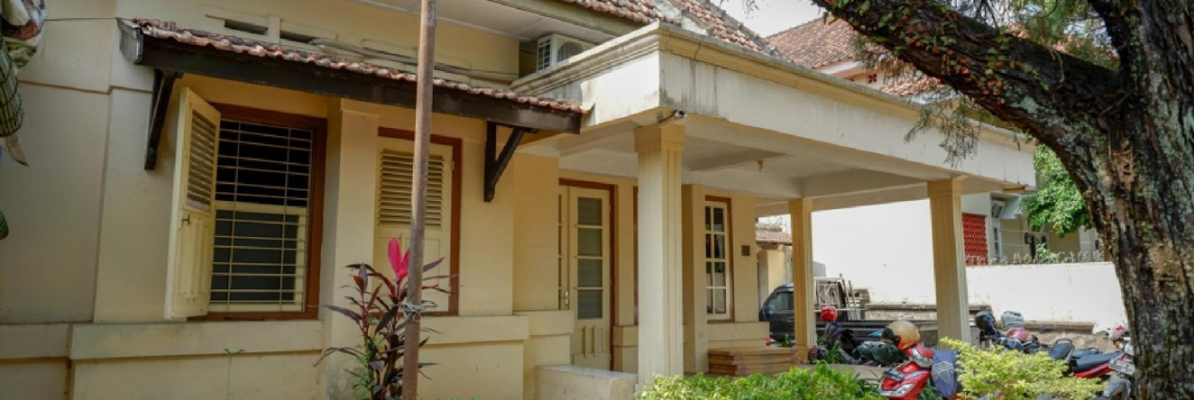 RedDoorz Syariah near Alun Alun Purwokerto, 万由马士 — 照片 1