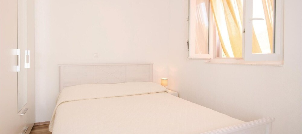 Stunning Home In Blizna Donja With Wifi And 4 Bedrooms, Растовац — фото 1