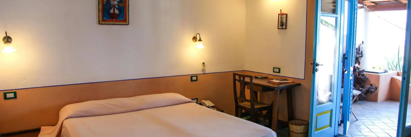 Hotel Mamma Santina, 圣玛丽娜萨利纳 — 照片 1