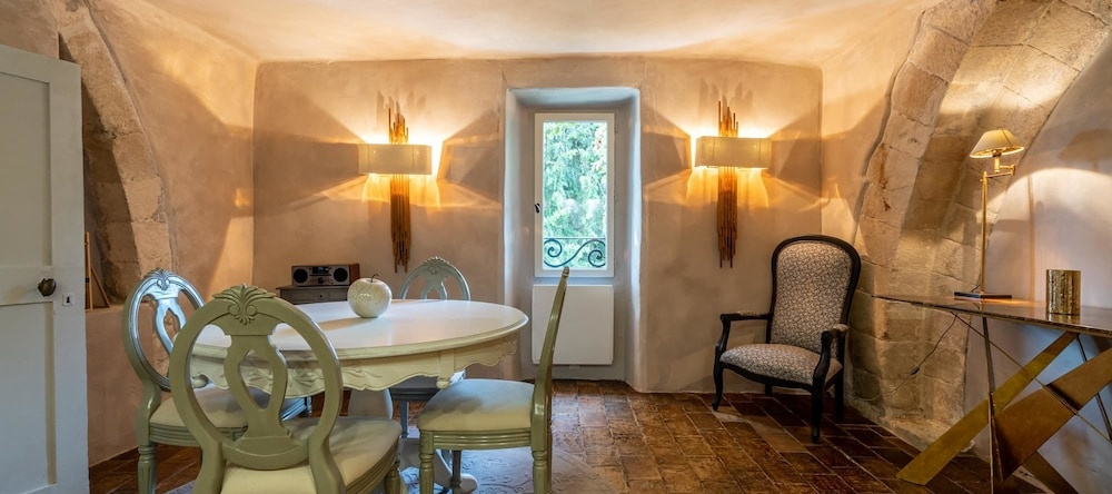 Le Mounestier Gite de Prestige, La Barben — photo 1
