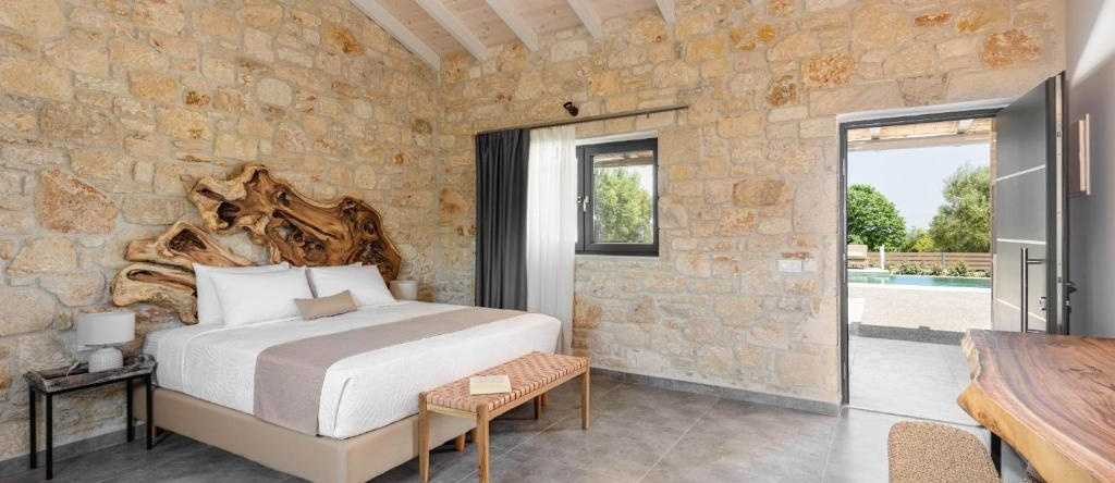 #FLH - "Four Olives" Luxury Rooms, Afytos — photo 1