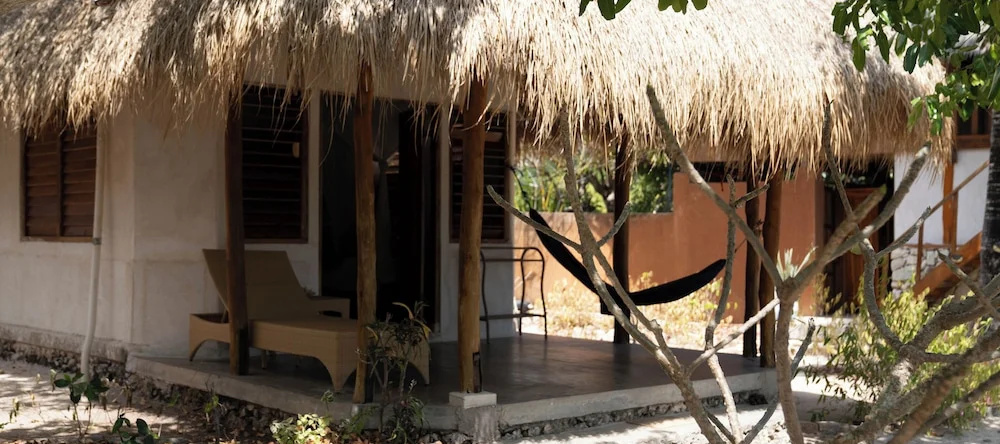 Rote Beach Bungalows, Немберала — фото 1