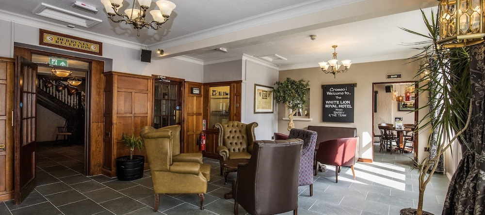 White Lion Royal Hotel, Bala — photo 1