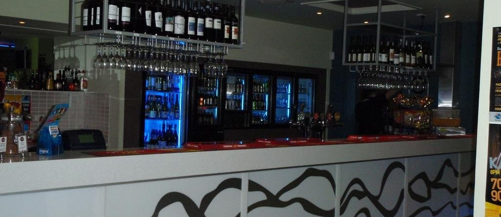 Bushland Beach Tavern, 克拉德诺 — 照片 1