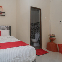 Reddoorz Syariah Near Politeknik Negeri Madiun, Мадиун — фото 4