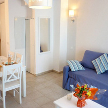 Beautiful maisonette with terrace in the beautiful Provence, 卡布里埃 — 照片 4