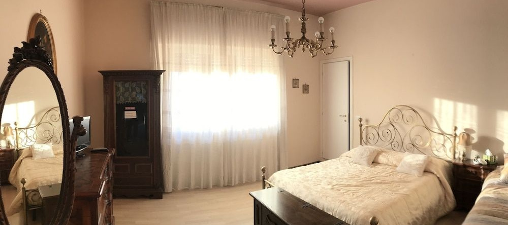 Bed&breakfast Benedetta, 塞拉瓦莱皮斯托耶塞 — 照片 1
