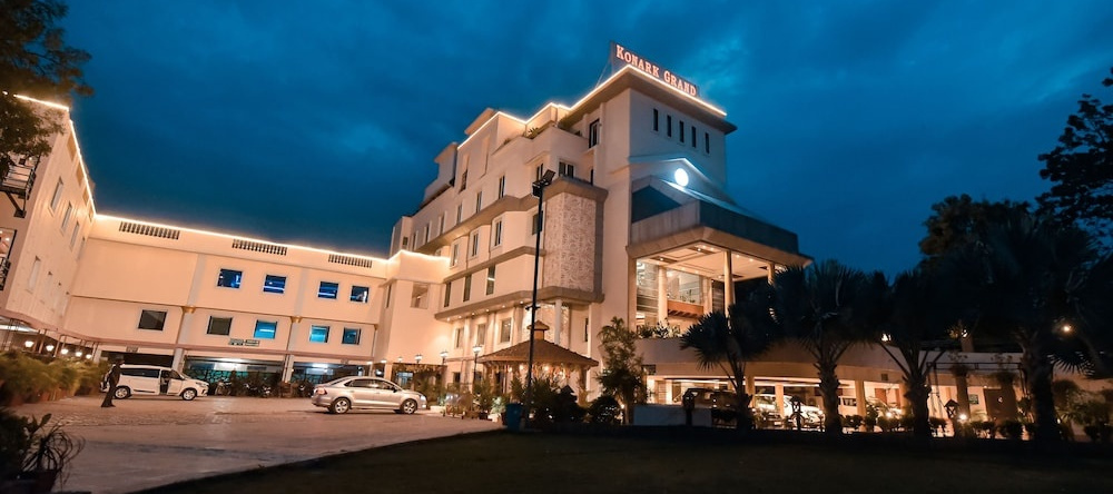 Konark Grand Hotel, Мирзапур — фото 1