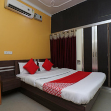 OYO 37116 Hotel Singh Palace, 达尔班加 — 照片 2