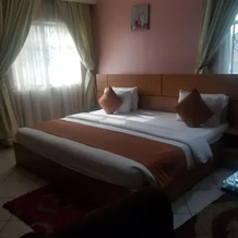 Celia's Hotel And Suites, Абеокута — фото 2