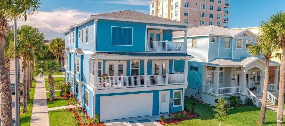 Luxury Beach House I - With Elevator, Jacksonville Beach — photo 1