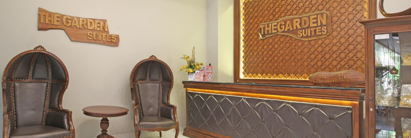 RedDoorz Premium @ The Garden Suites Solo, 苏拉卡尔塔 — 照片 1