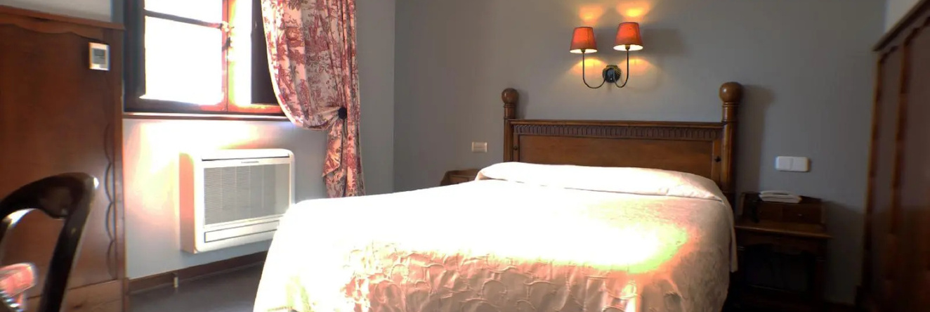 Hotel Comillas, Comillas — photo 1