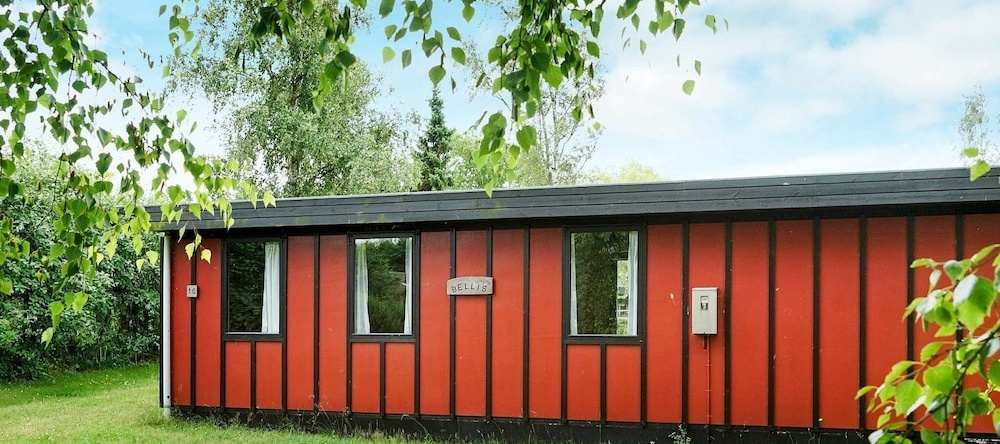 Modern Holiday Home in Bornholm With Roofed Terrace, 伦讷 — 照片 1