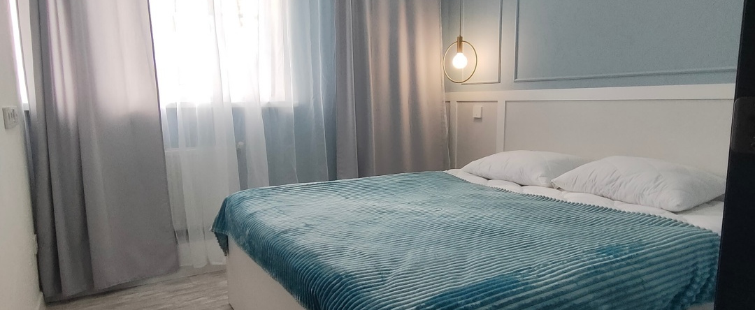 Kvartira Comfort Za Stsenoy Flat, 塔甘罗格 — 照片 1