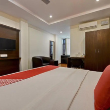 Hotel Samanvi International by OYO Rooms, 阿卢鲁 — 照片 3
