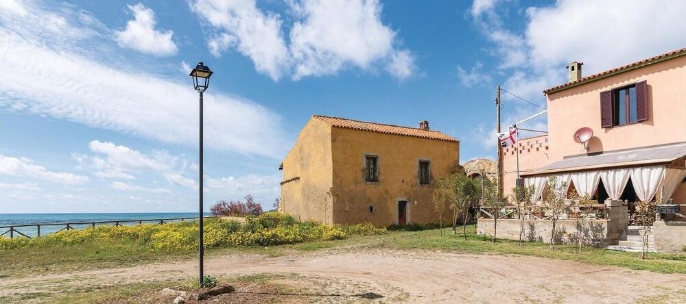 Casa Arco, Arbus — photo 1
