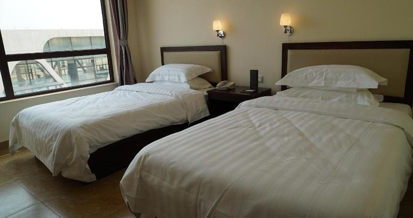Tangbo Hot-Spring Hotel, Вэйхай — фото 1