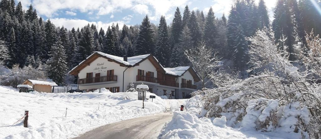 Albergo Chalet Abete Rosso, 卡斯泰洛泰西诺 — 照片 1