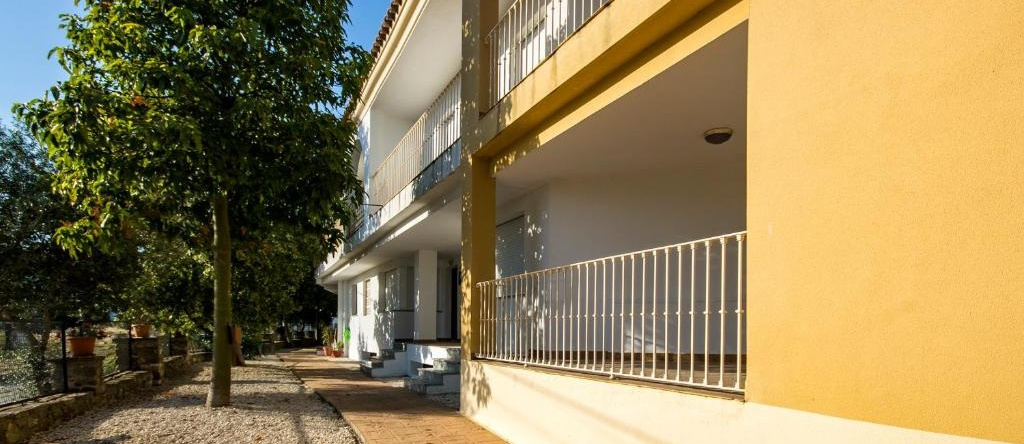 Apartamentos Turisticos Zahazar, 萨尔苏埃拉 — 照片 1
