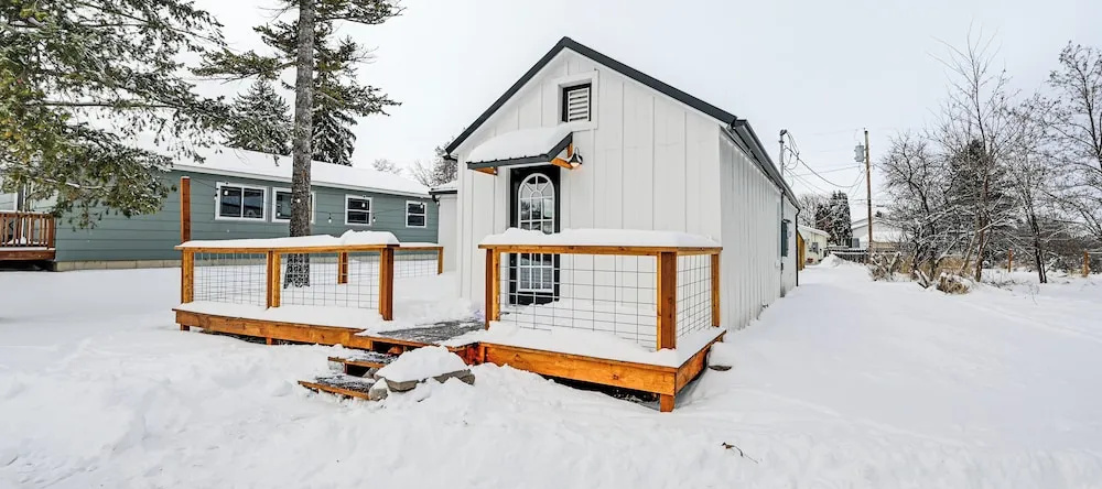 1 Mi to Main Street Polson: Updated Home w/ Deck!, 波尔森 — 照片 1