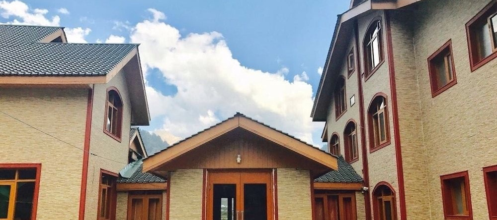 Hotel Akbar Sonamarg, 索纳马格 — 照片 1