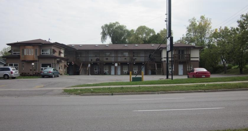 Knights Inn Oshawa, Ошава — фото 1