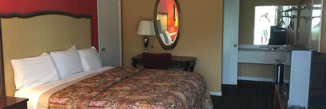 Greenwood Inn, Демополис — фото 1