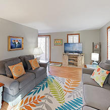 New Listing! Tranquil W/ Deck, Near Beach 4 Bedroom Home, 埃德加敦 — 照片 2