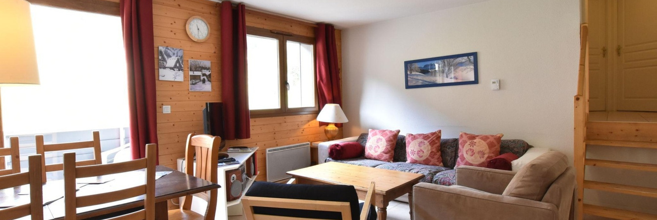 Mod Apartment in La Chapelle-d'Abondance with Mountain View, La Chapelle-d'Abondance — photo 1