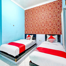 OYO 3710 Izzi Hotel, Paciran — photo 4