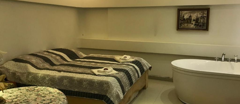 Ráspi Apartman Étterem és Borászat, 格德科 — 照片 1