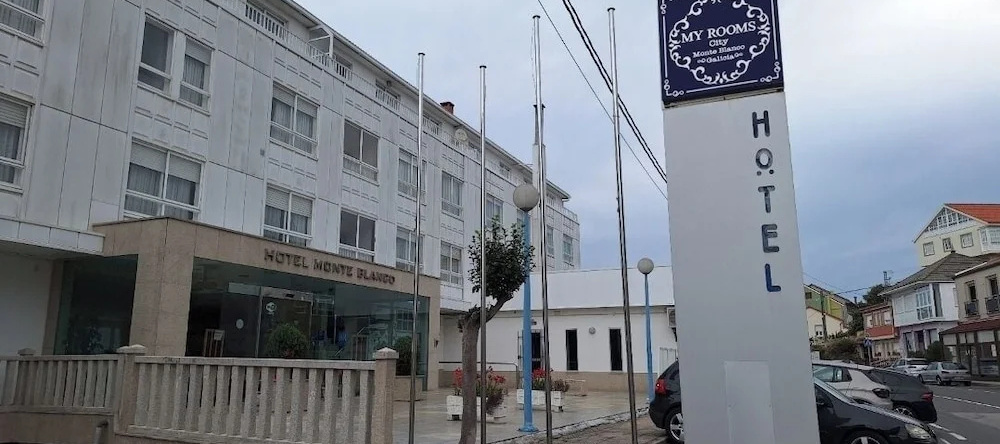 My Rooms City Hotel Monte Blanco, 卡瓦纳德贝甘蒂尼奥斯 — 照片 1