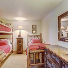 Cozy & Central Arrowhead Ge Townhome 2 Bedroom Condo by RedAwning, Beaver Creek — photo 2