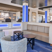 Holiday Inn Express & Suites Kansas City - Lee's Summit, an IHG Hotel, Lees Summit — photo 2